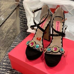 Betsey Johnson sainte plotform sandal